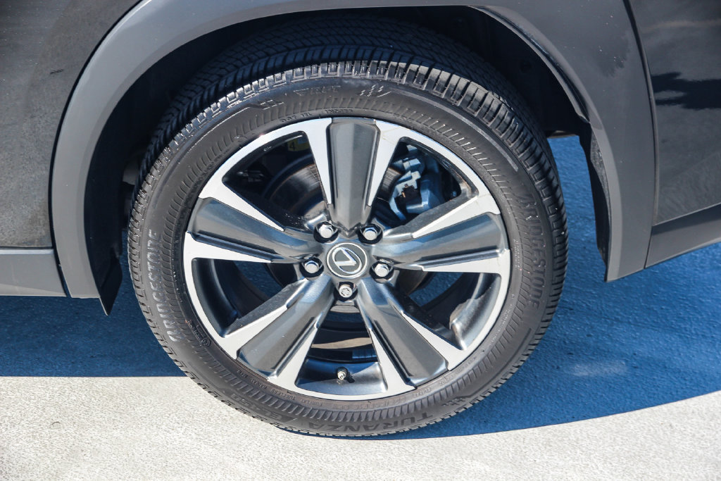 Certified 2024 Lexus UX 250h FWD image 12