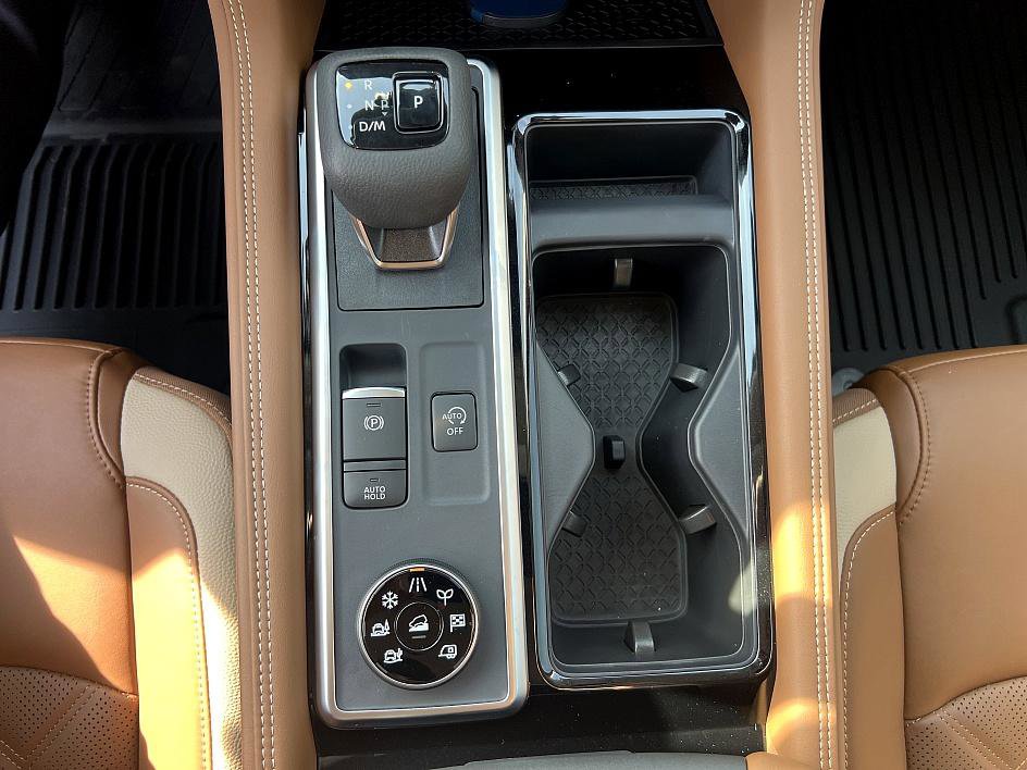 New 2026 Nissan Pathfinder Platinum image 17