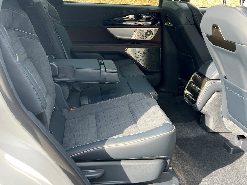 New 2026 Lincoln Nautilus Black Label w/ Jet Appearance Package image 9