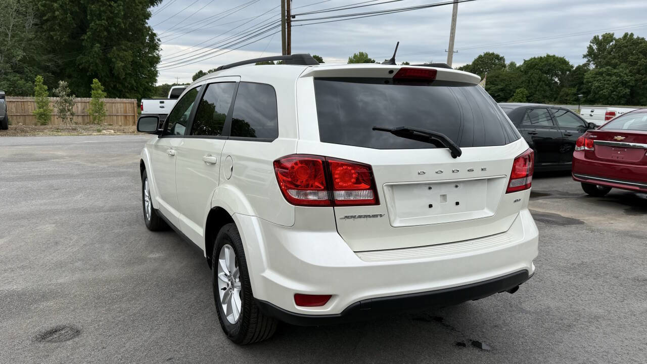 Used 2018 Dodge Journey SXT FWD image 5