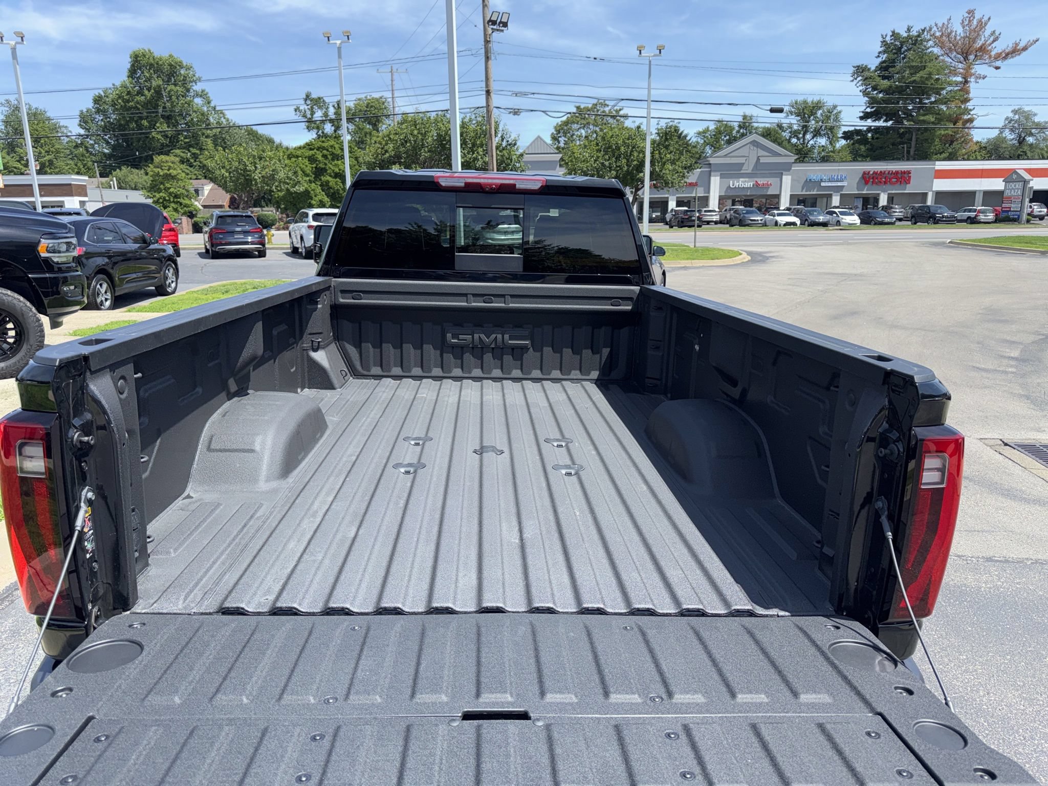 Used 2026 GMC Sierra 3500 Denali Ultimate AWD/4WD image 11