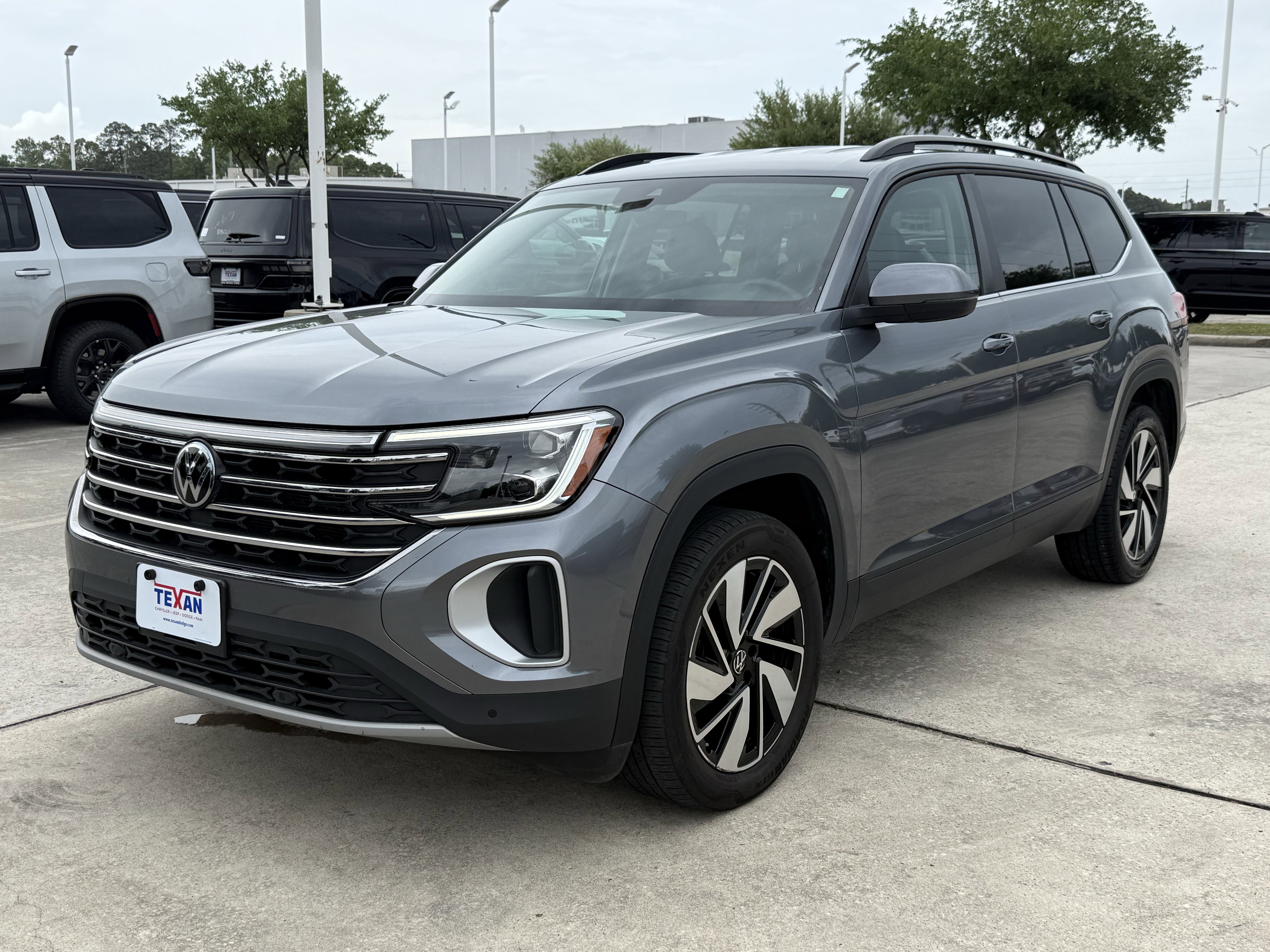 Used 2025 Volkswagen Atlas SE FWD image 10