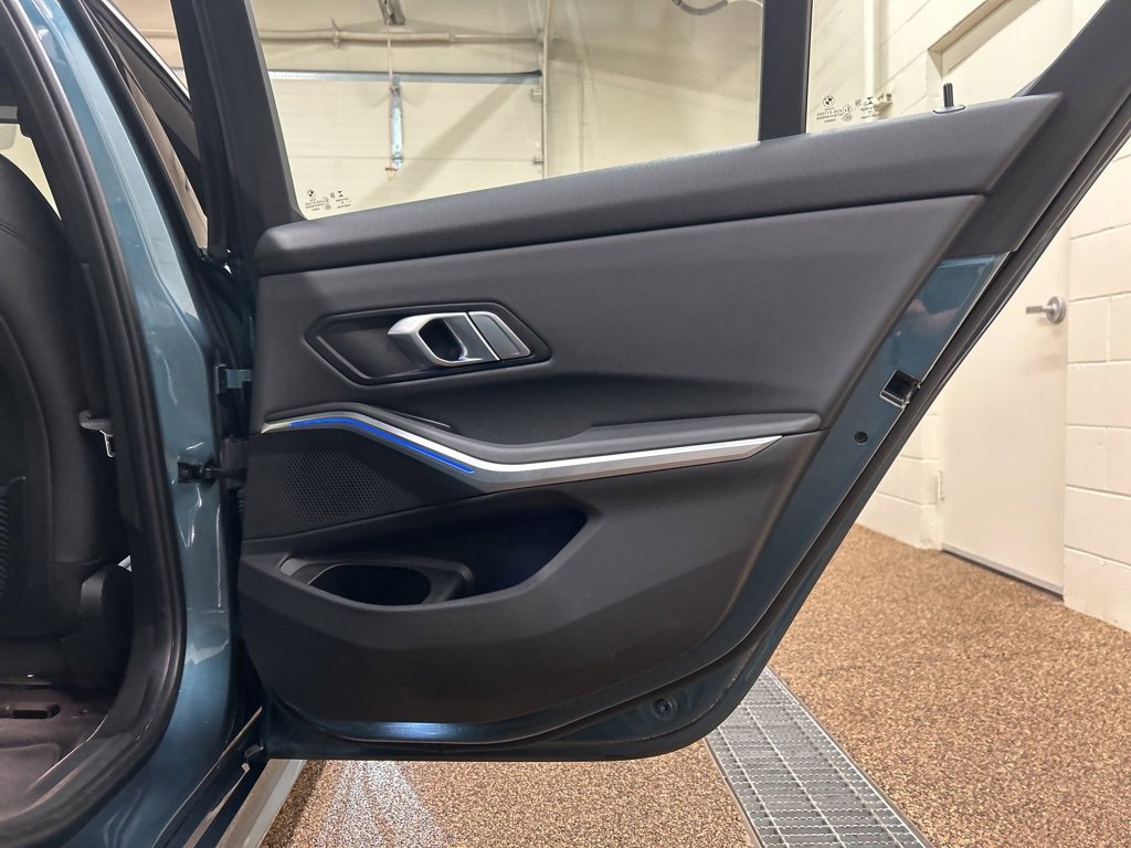Used 2019 BMW 330i xDrive Sedan w/ Convenience Package image 15
