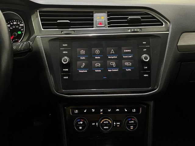 Used 2018 Volkswagen Tiguan SEL AWD/4WD image 19