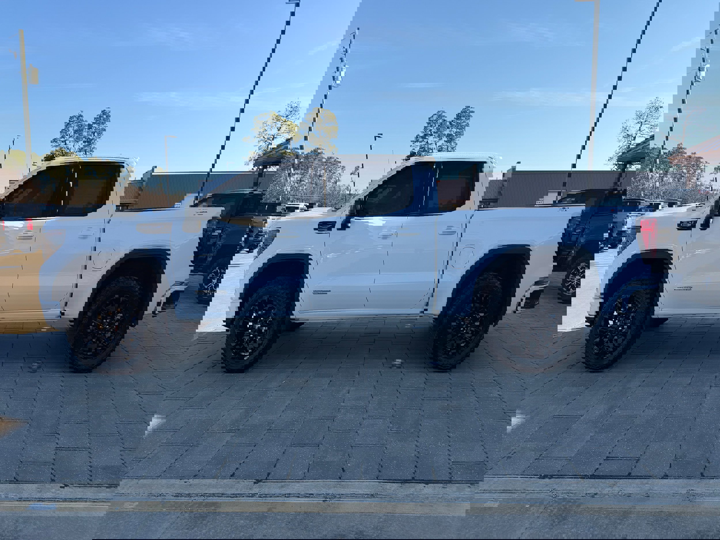 Used 2024 GMC Sierra 1500 Elevation image 8