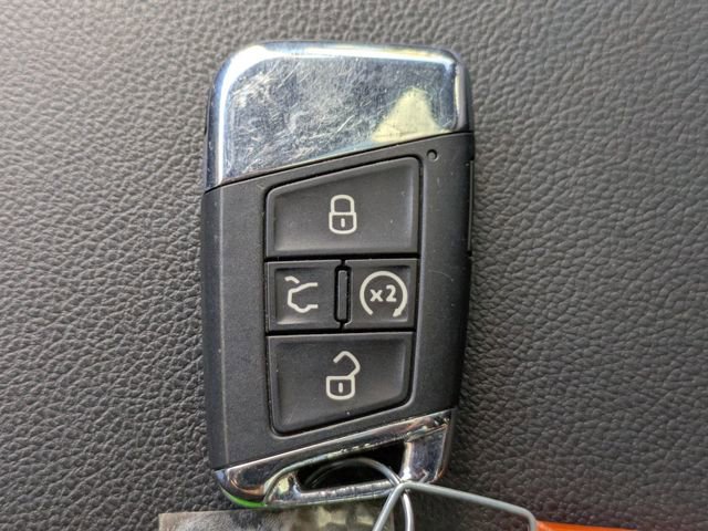 Used 2022 Volkswagen Atlas Cross Sport SEL R-Line image 36