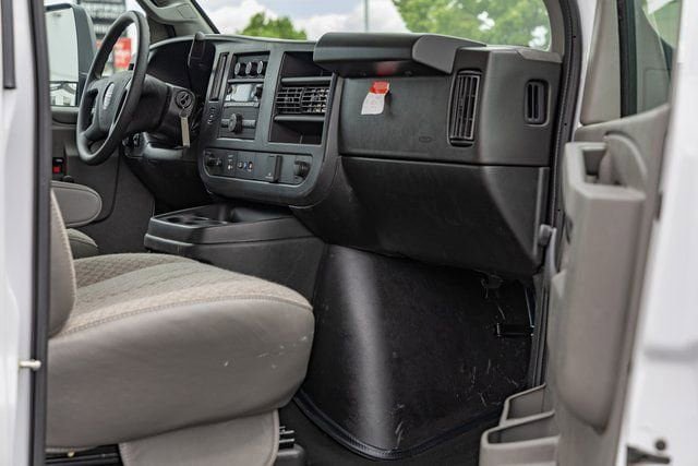 New 2025 GMC Savana 4500 w/ Driver Convenience Package RWD image 17