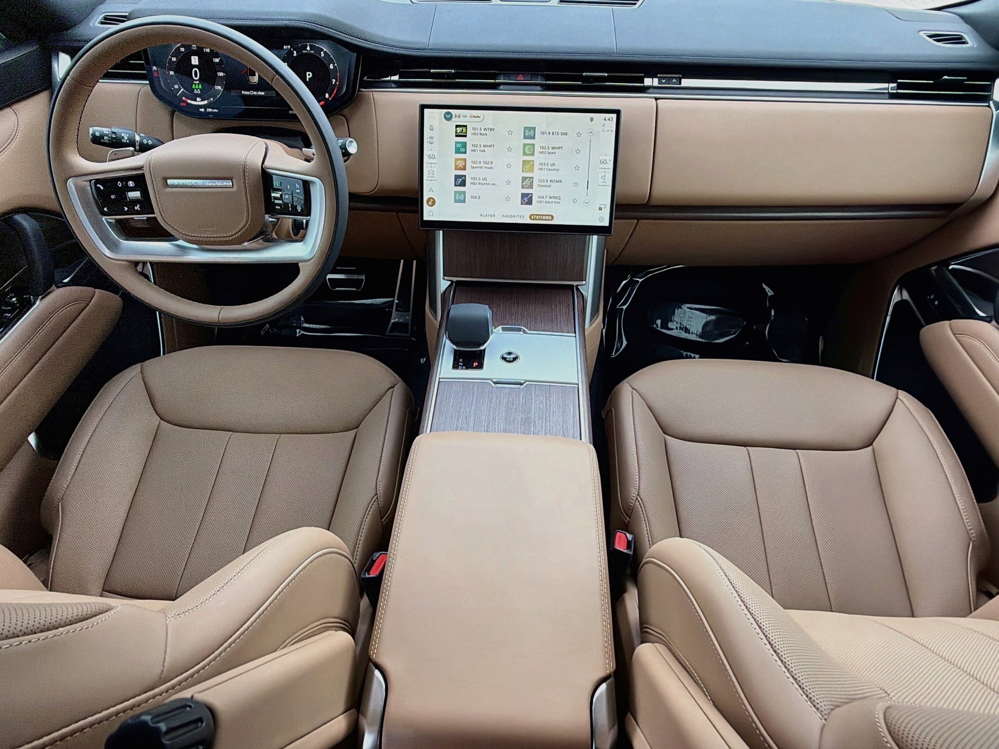 New 2026 Land Rover Range Rover Long Wheelbase SE AWD/4WD image 17