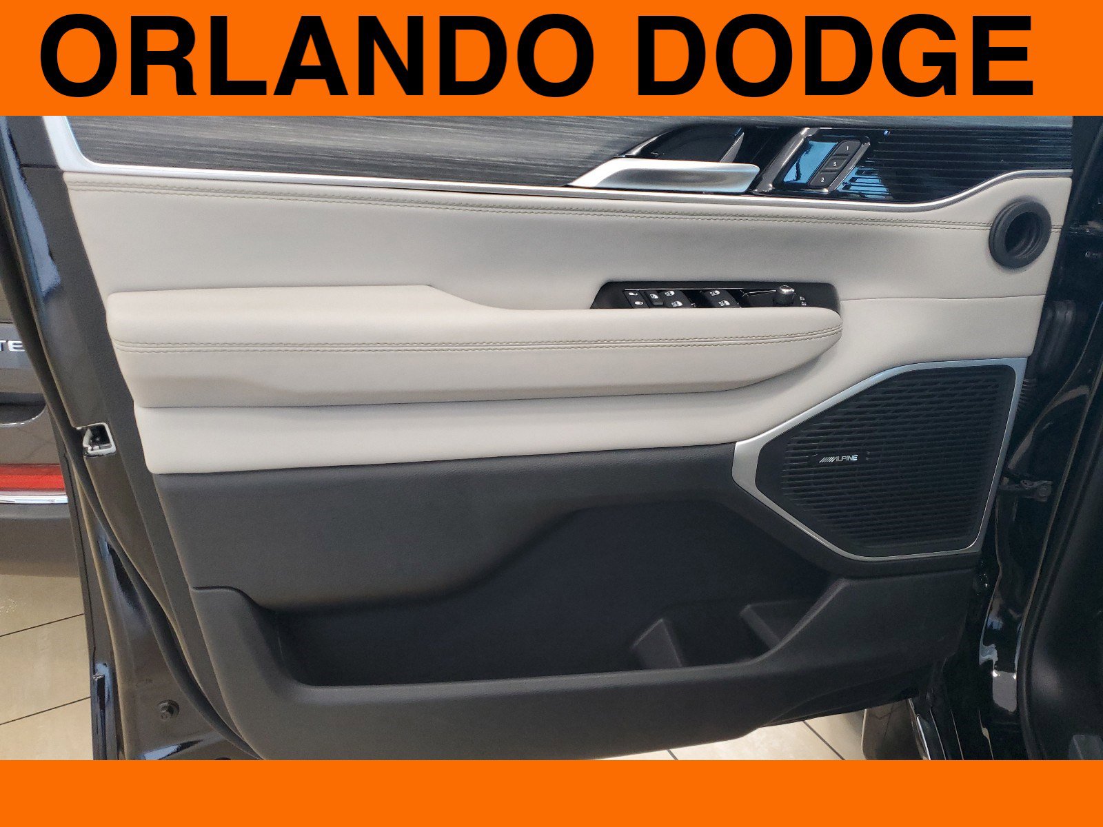 New 2023 Jeep Wagoneer L Series III w/ Convenience Group I image 10