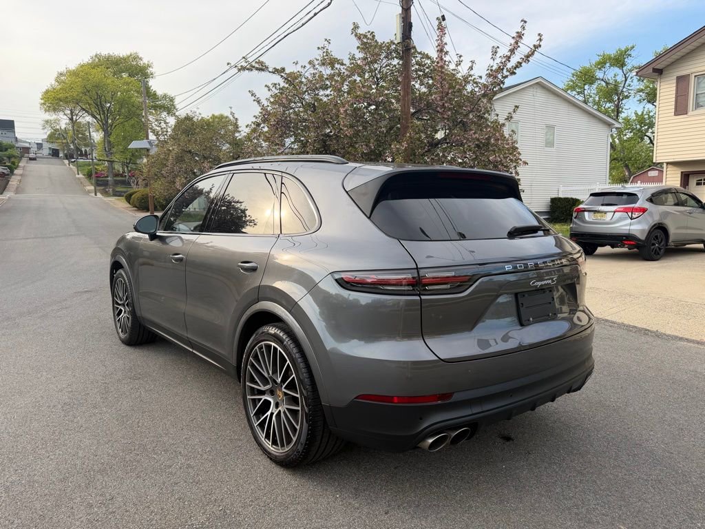 Used 2022 Porsche Cayenne S Platinum AWD/4WD image 5