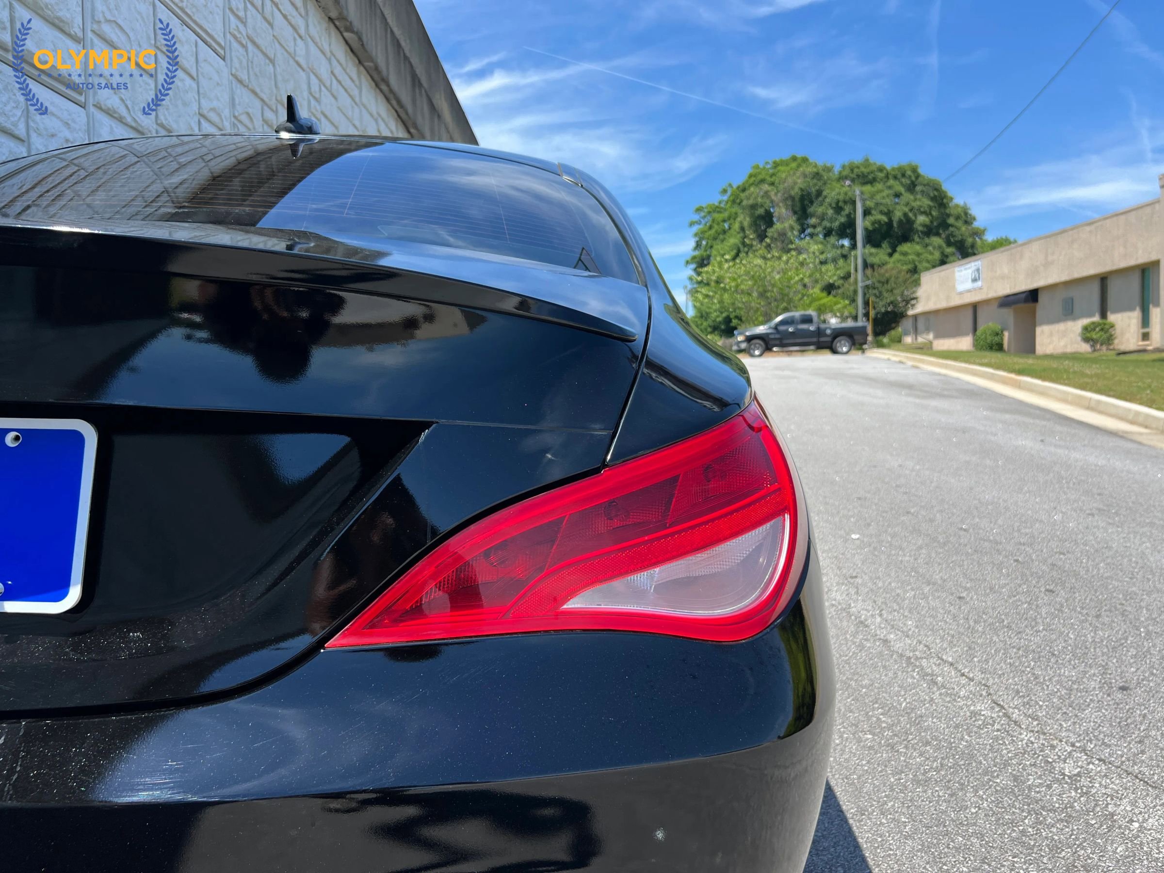 Used 2018 Mercedes-Benz CLA 250 w/ Convenience Package image 17