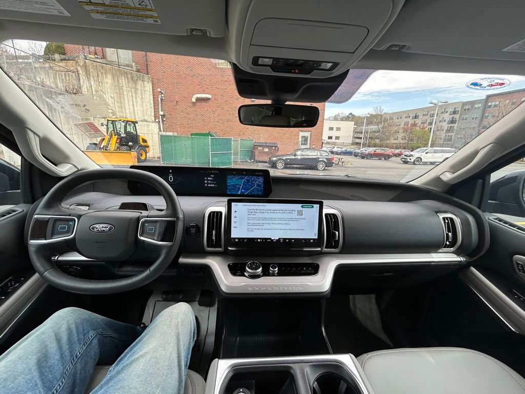 Used 2025 Ford Expedition Active image 25