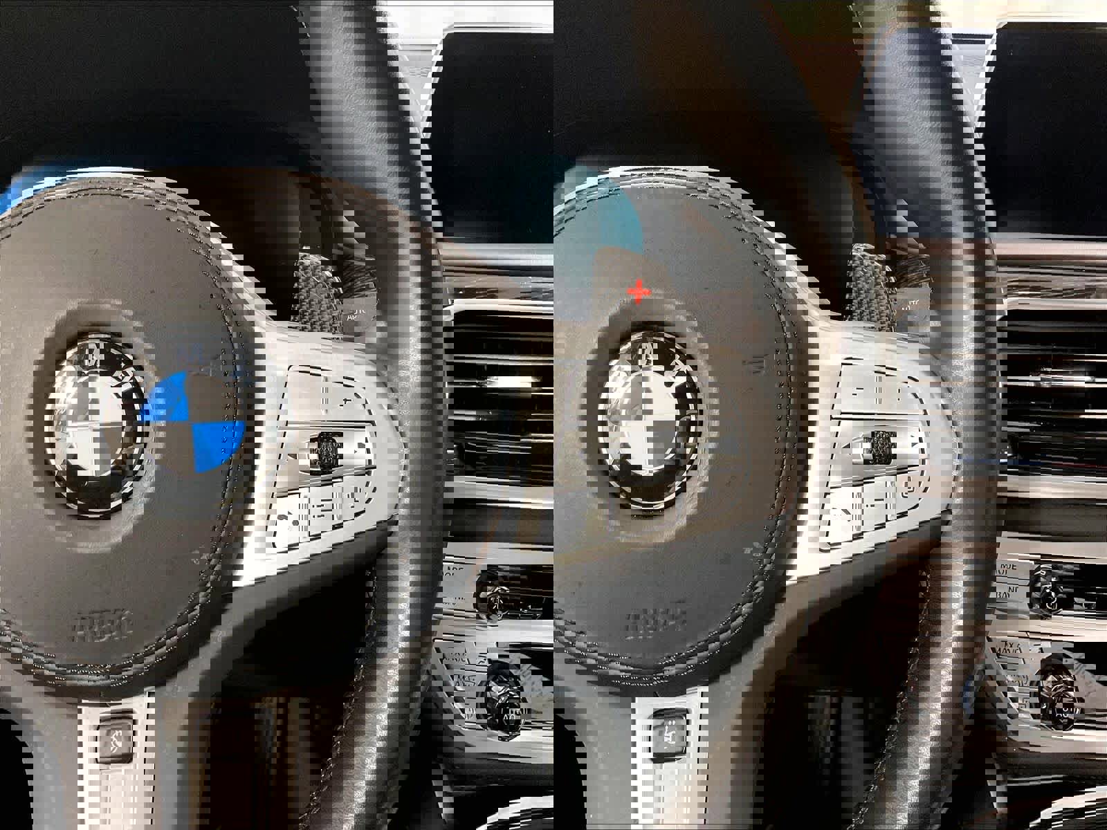 Used 2022 BMW 750i xDrive w/ Autobahn Package image 24