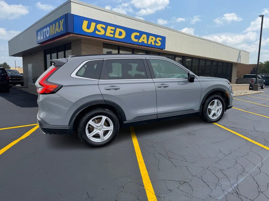 Used 2025 Honda CR-V Sport Touring image 2