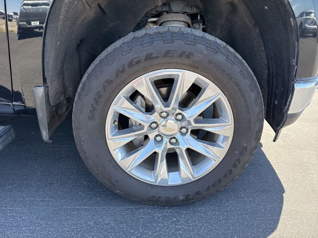 Used 2019 Chevrolet Silverado 1500 LTZ w/ LTZ Plus Package AWD/4WD image 3