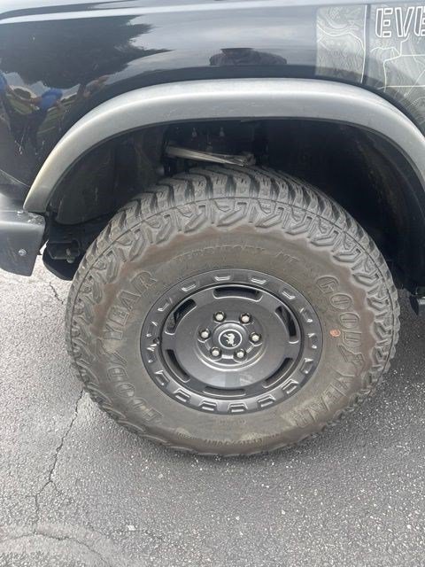Used 2024 Ford Bronco Everglades AWD/4WD image 9