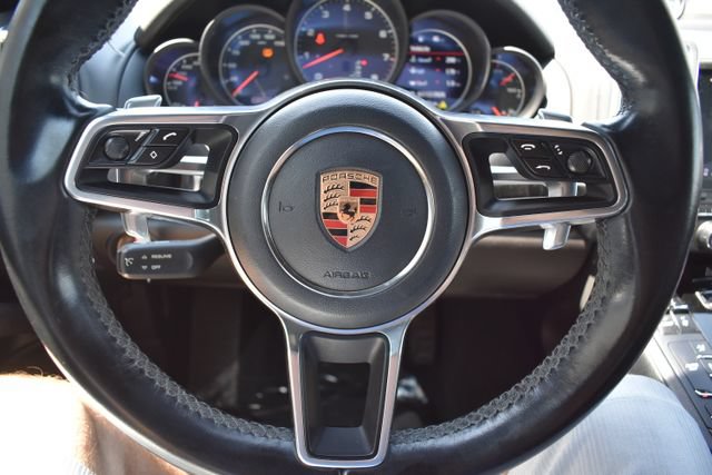 Used 2017 Porsche Cayenne Platinum Edition AWD/4WD image 24