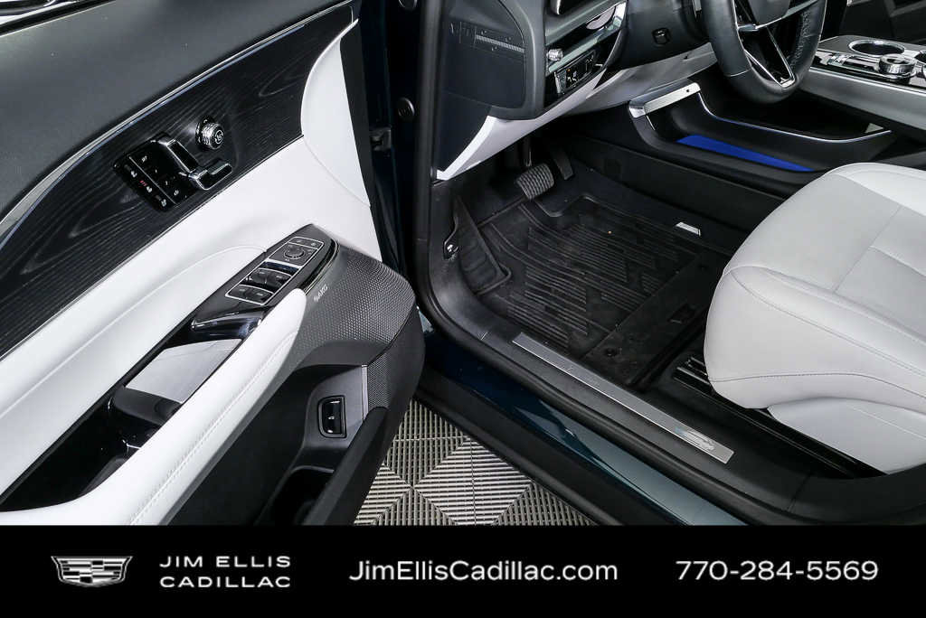 Certified 2024 Cadillac Lyriq Sport image 8