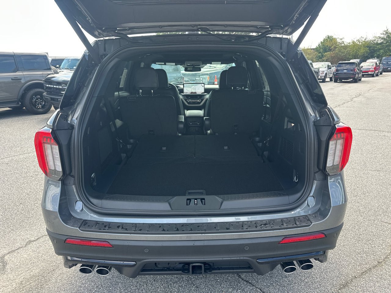 New 2026 Ford Explorer ST w/ Sun And Sound Package AWD/4WD image 18
