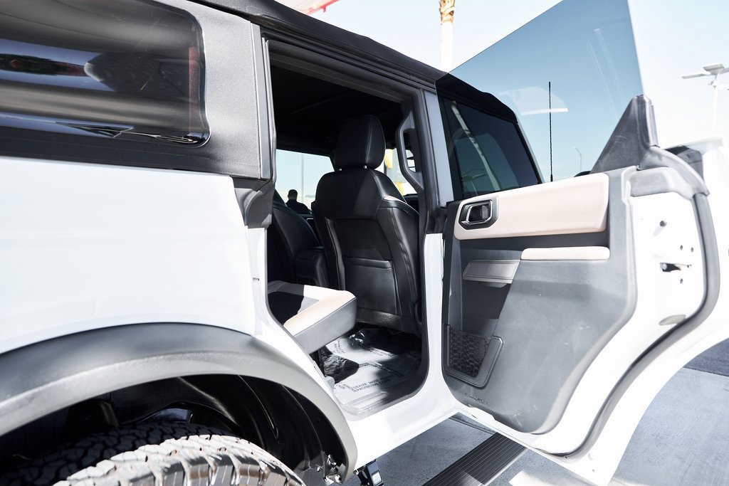 Used 2022 Ford Bronco Wildtrak image 14
