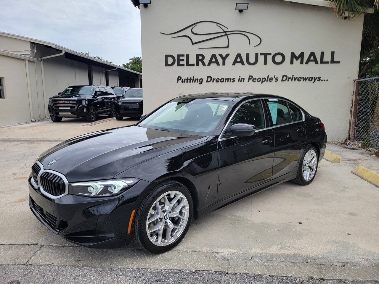 Used 2026 BMW 330i Sedan RWD image 1