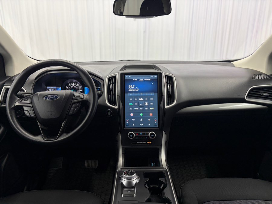 Used 2022 Ford Edge SE w/ Black Appearance Package image 10