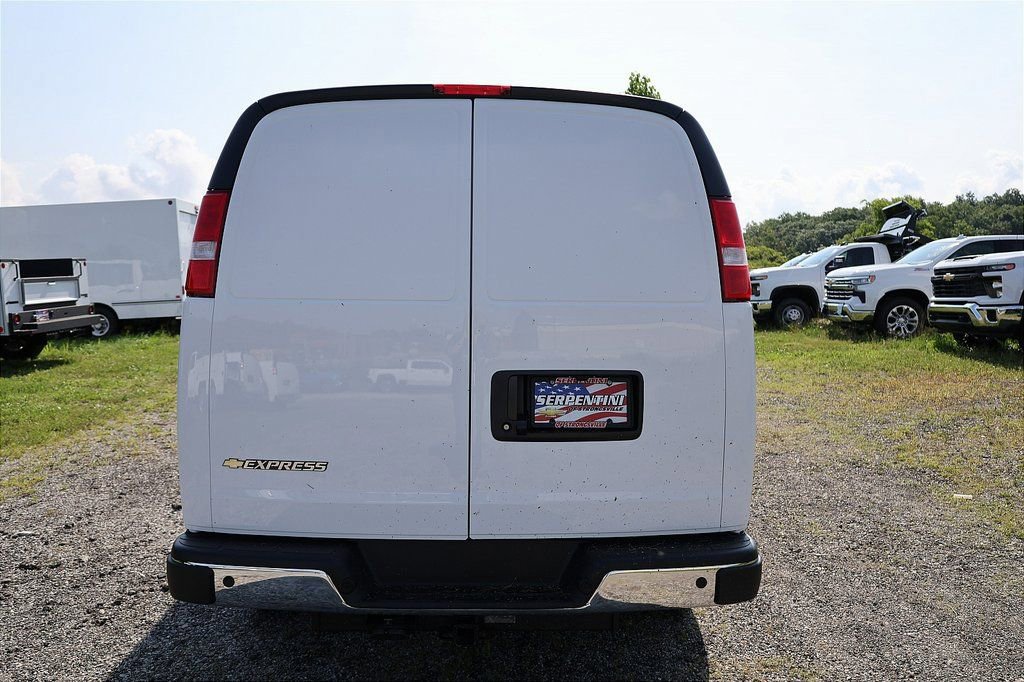 New 2025 Chevrolet Express 3500 w/ Driver Convenience Package RWD image 8