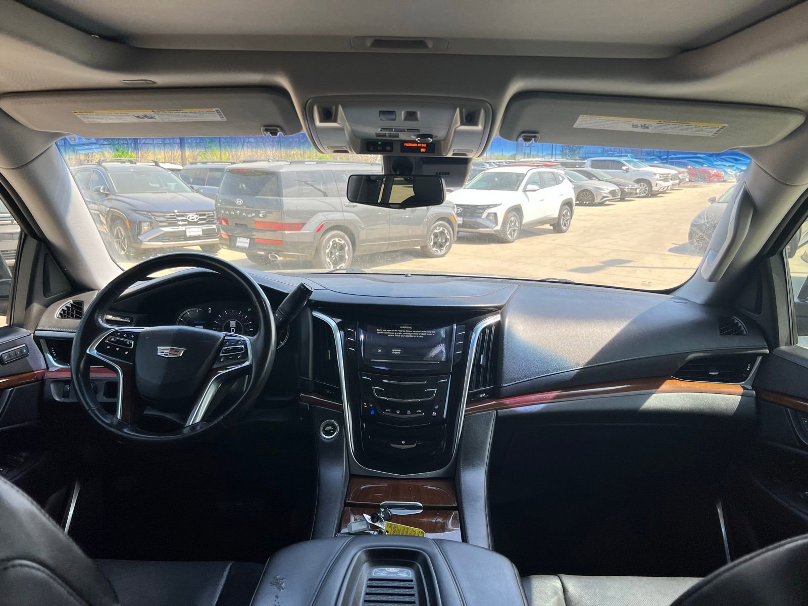 Used 2018 Cadillac Escalade Luxury RWD image 23