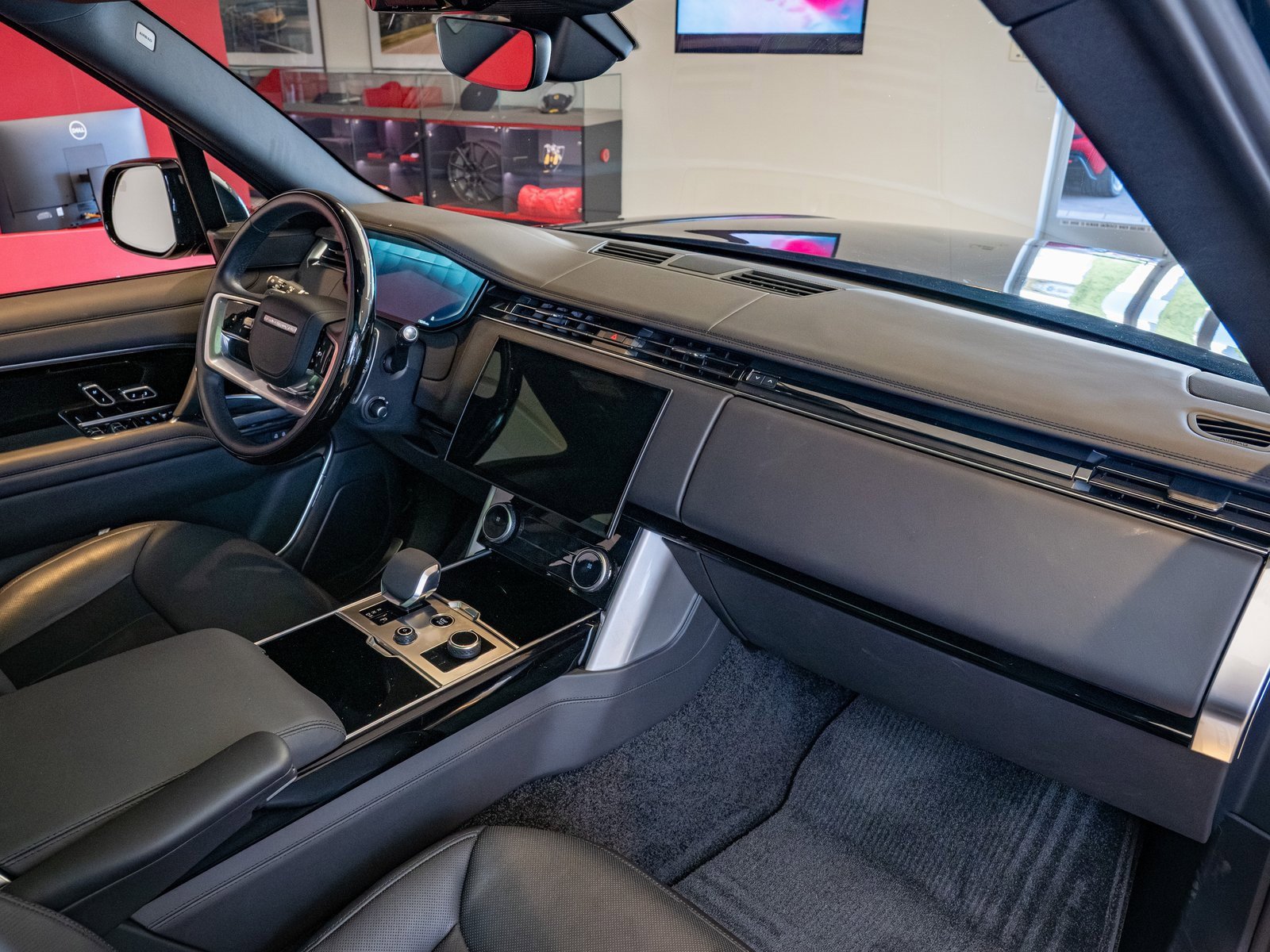 Used 2023 Land Rover Range Rover SE image 21