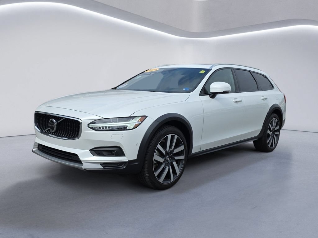 Used 2025 Volvo V90 B6 Cross Country Ultra AWD/4WD image 7