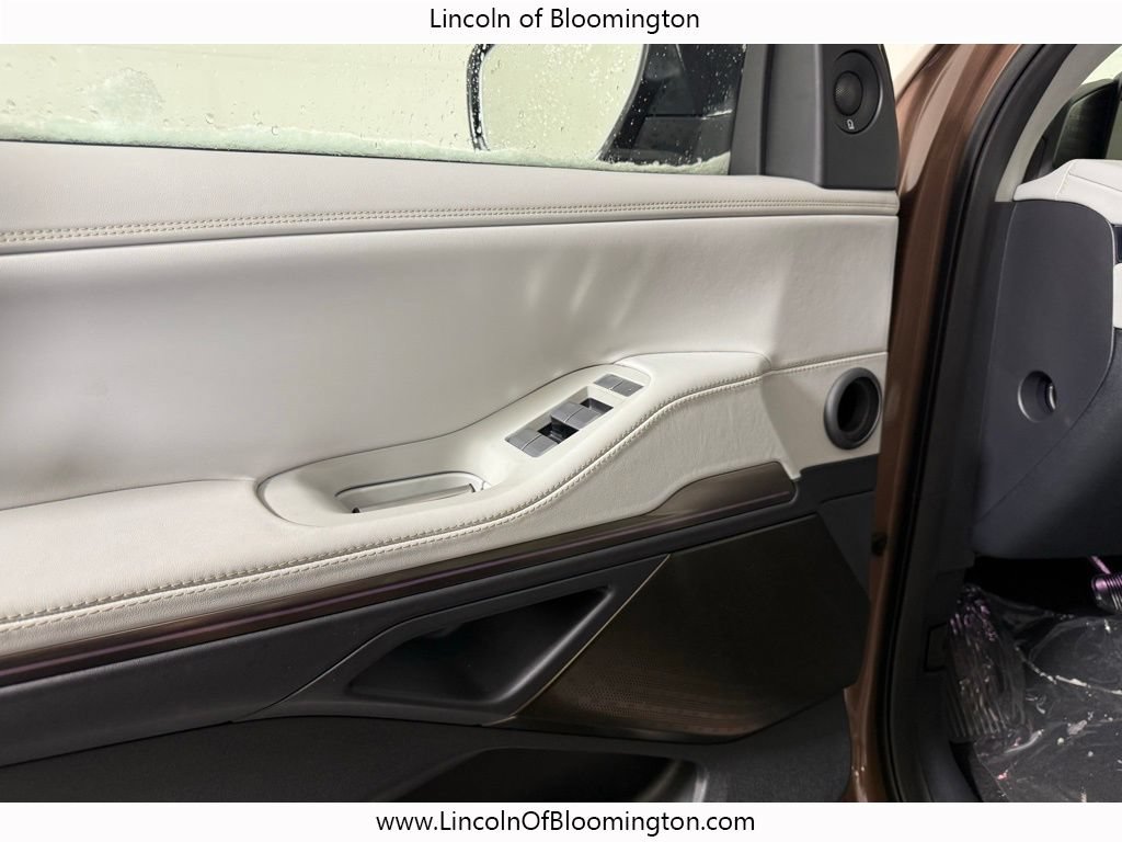 New 2025 Lincoln Navigator L Black Label AWD/4WD image 16