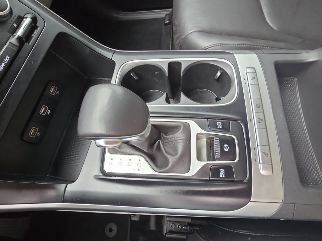 Used 2024 Kia Carnival LX FWD image 25