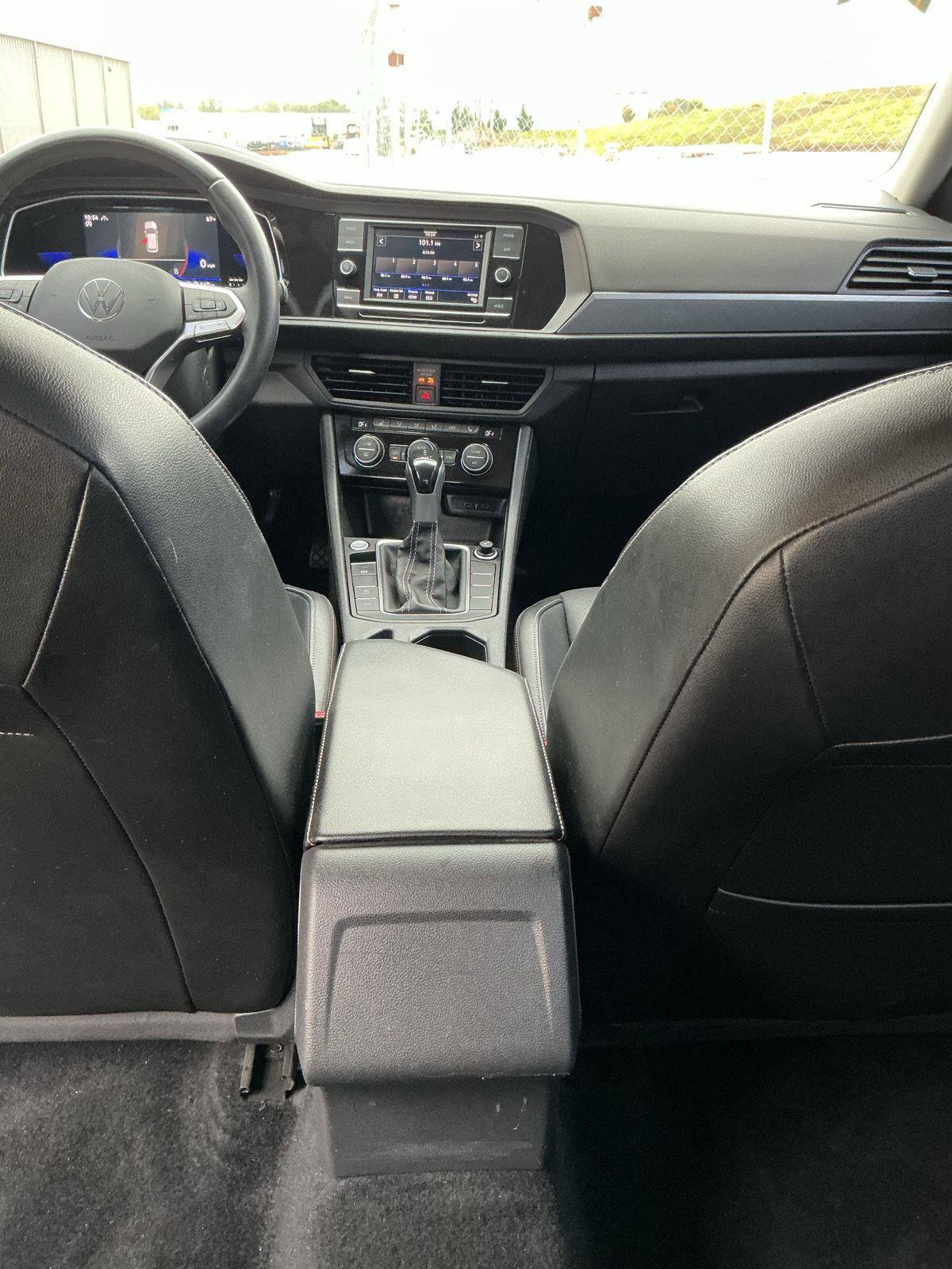 Used 2022 Volkswagen Jetta SE FWD image 19