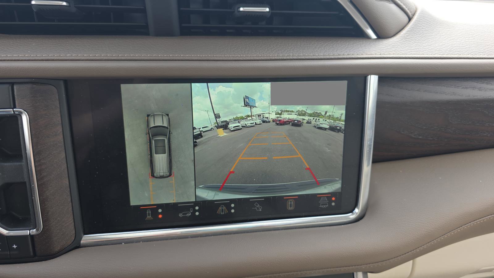 Used 2024 GMC Yukon Denali w/ Denali Reserve Package image 27