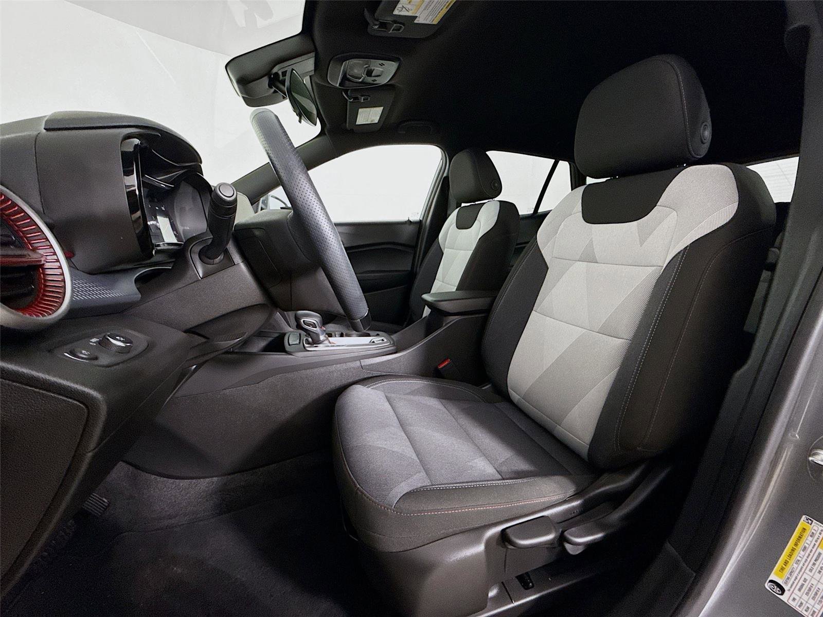 Used 2024 Chevrolet Trax RS w/ Driver Confidence Package FWD image 21