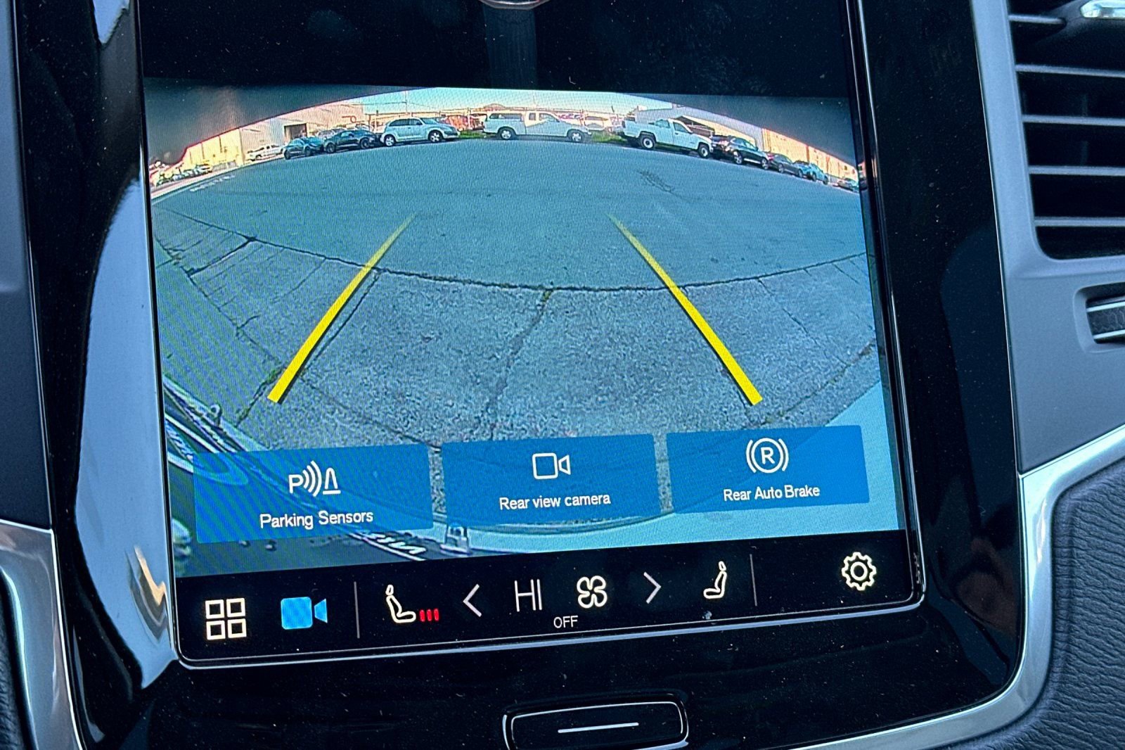 Used 2023 Volvo XC90 T8 Core image 23