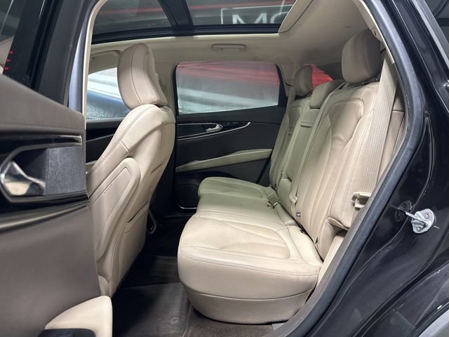 Used 2023 Lincoln Nautilus Reserve w/ Monochromatic Package image 16