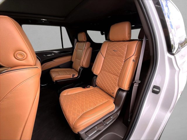 Used 2021 Cadillac Escalade Premium Luxury w/ Driver Assist Tech Package AWD/4WD image 28