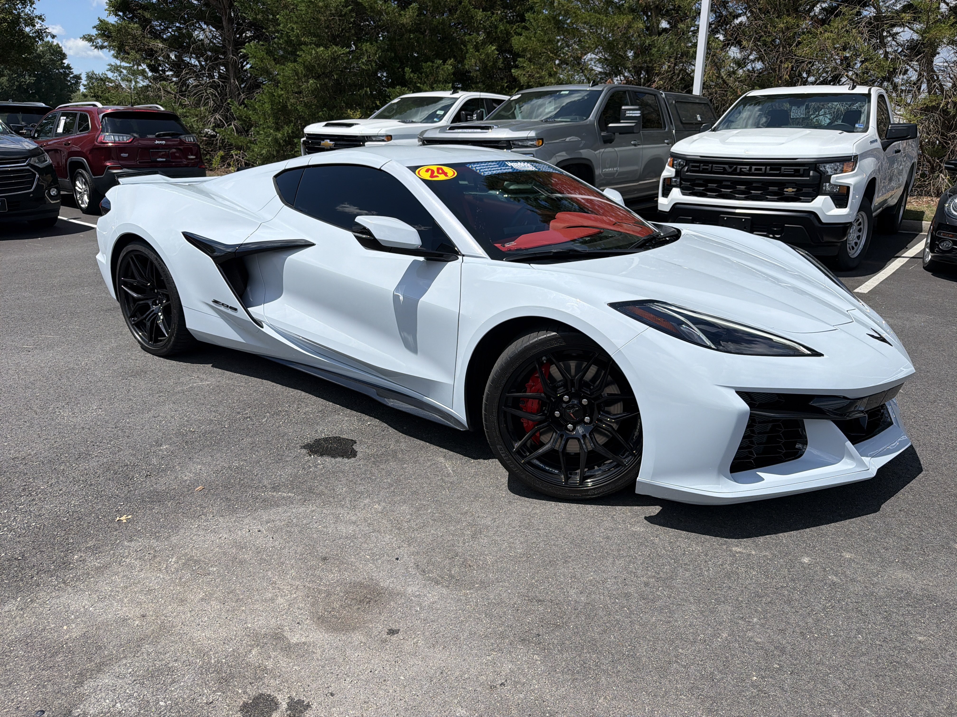 Used 2024 Chevrolet Corvette Z06 RWD image 2