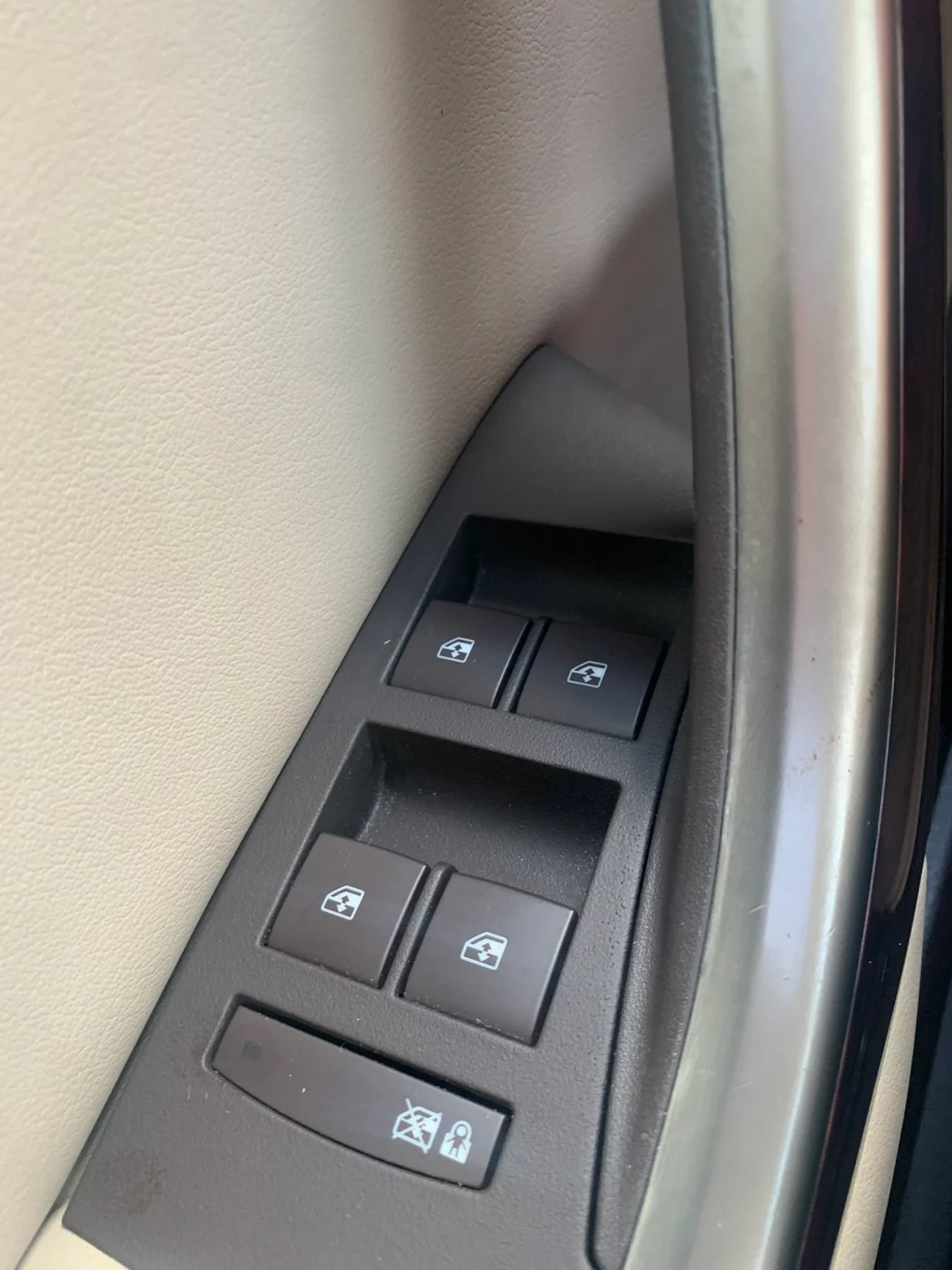 Used 2013 Buick Verano Leather FWD image 24