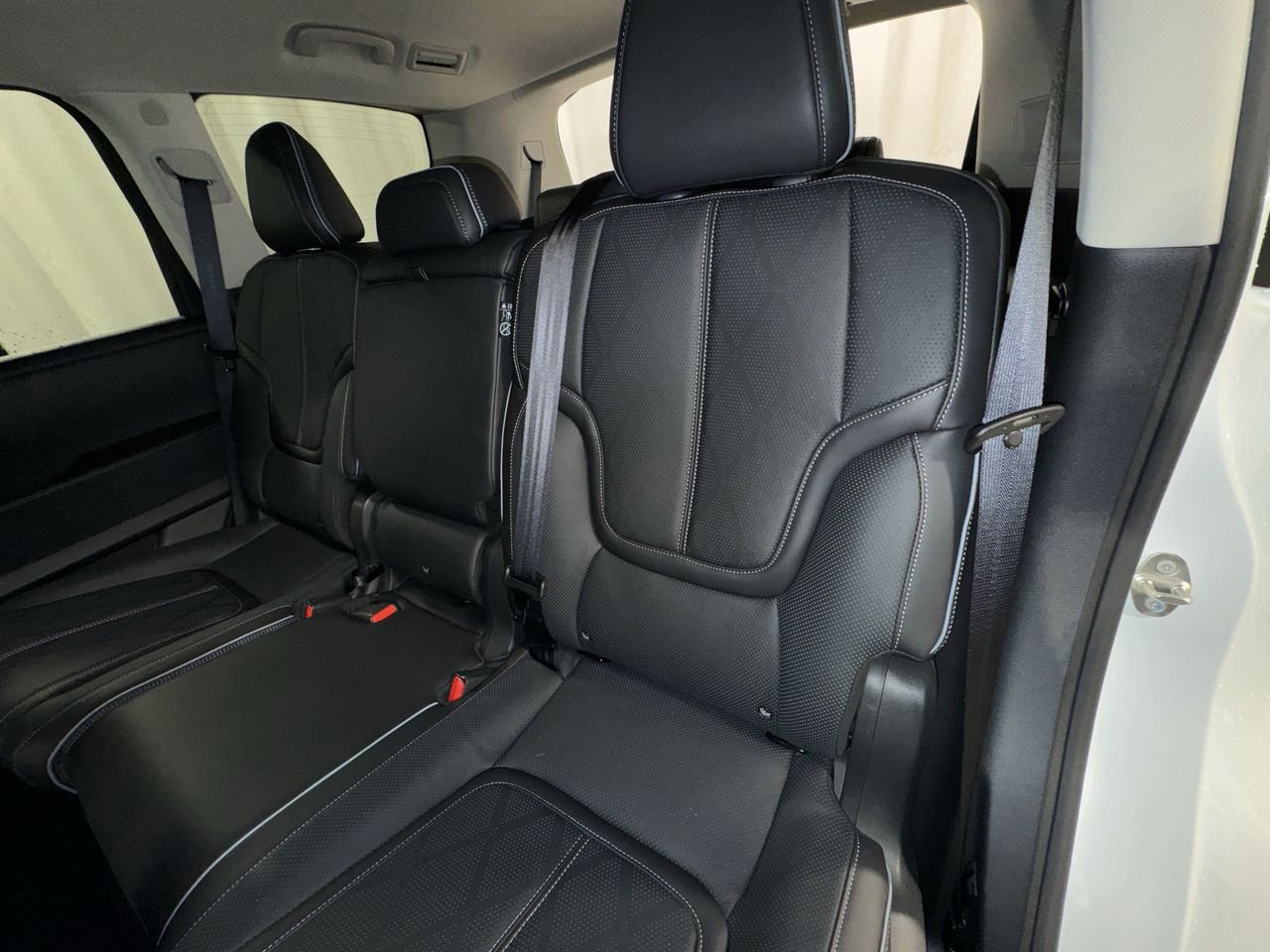 New 2025 INFINITI QX80 Sensory AWD/4WD image 28