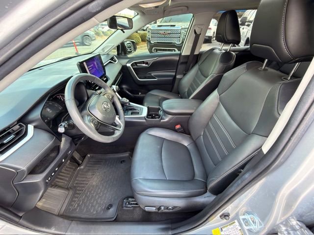 Used 2023 Toyota RAV4 XLE Premium image 9
