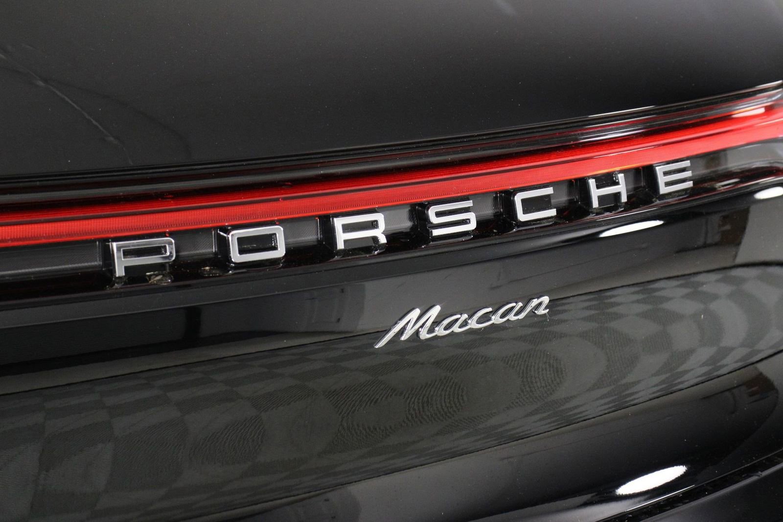 Certified 2026 Porsche Macan image 22