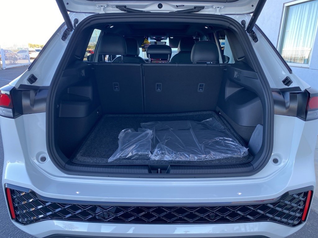 New 2026 Volkswagen Tiguan SE R-Line image 30