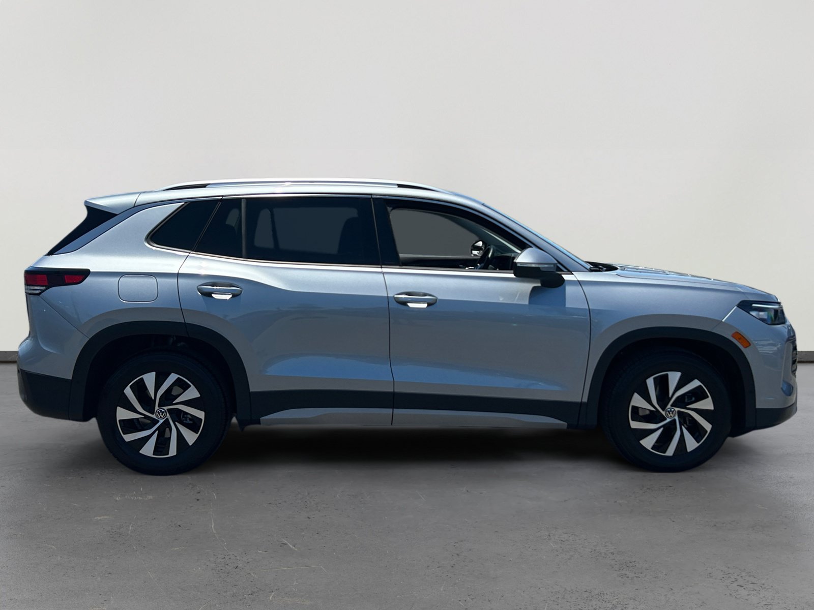 Certified 2026 Volkswagen Tiguan S FWD image 6