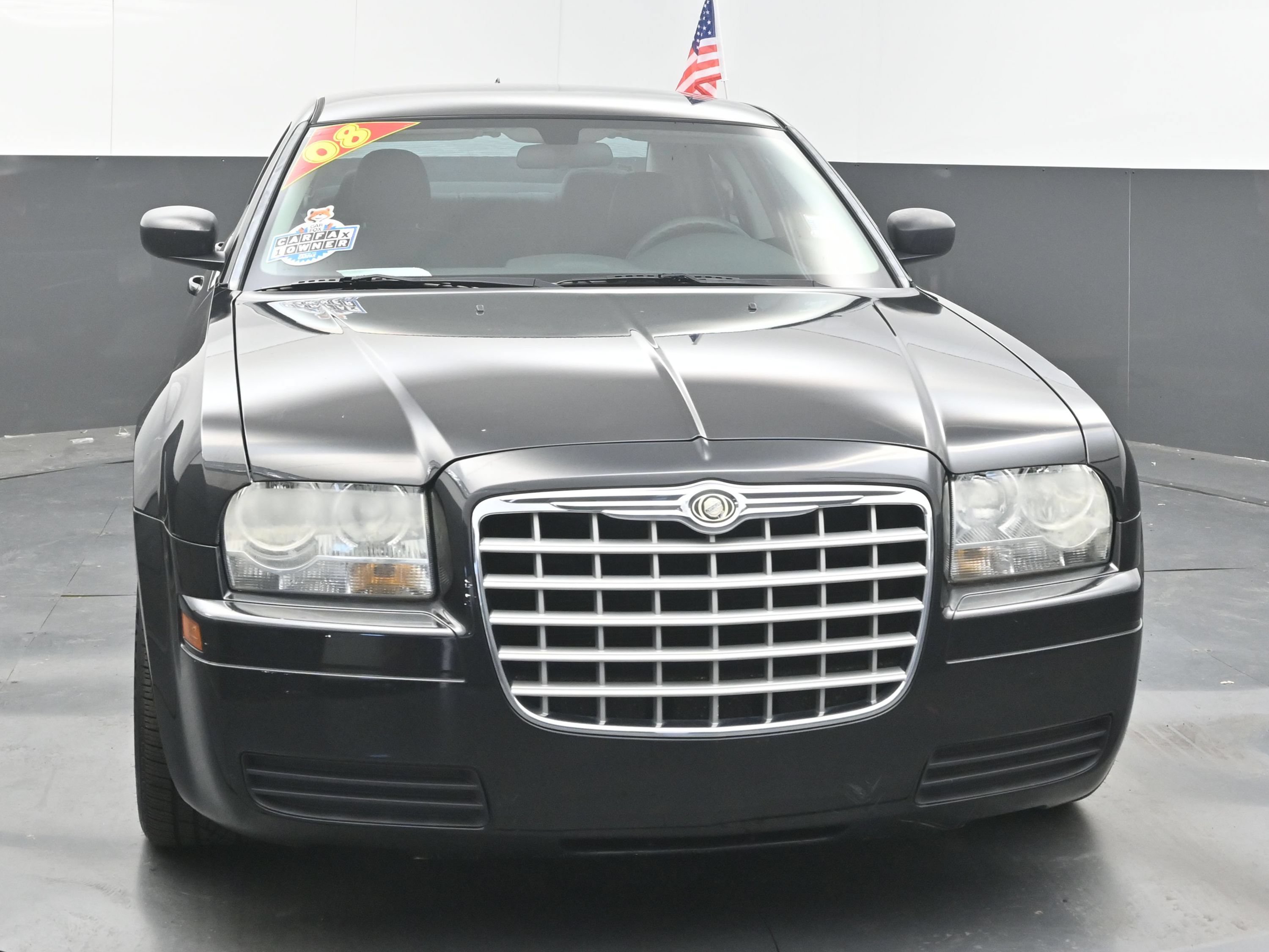 Used 2008 Chrysler 300 LX RWD image 3