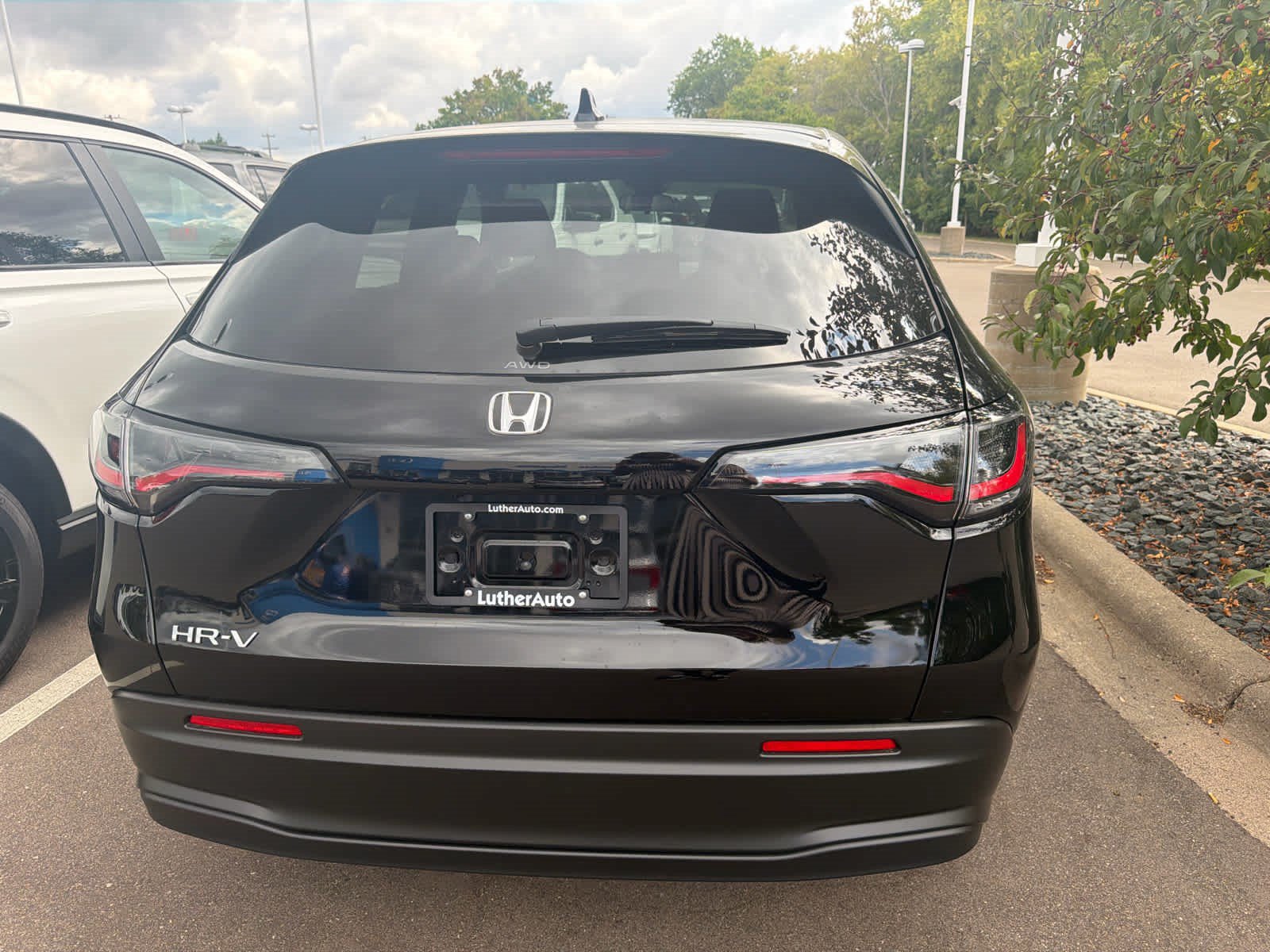 Used 2027 Honda HR-V LX image 7