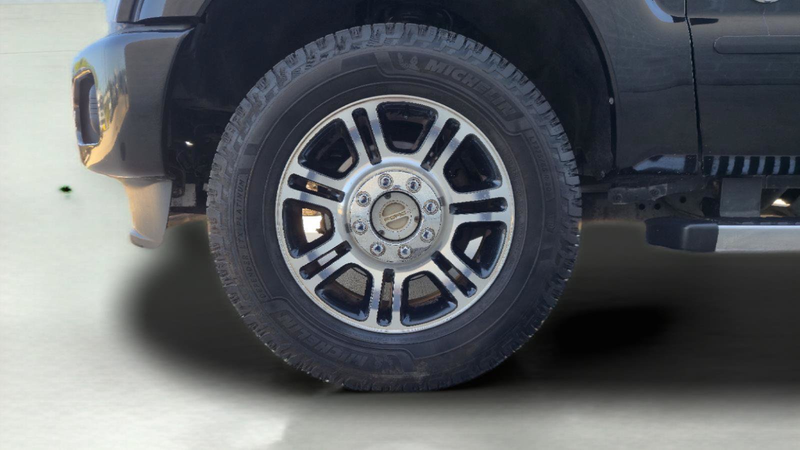 Used 2015 Ford F250 Platinum w/ FX4 Off-Road Package AWD/4WD image 11
