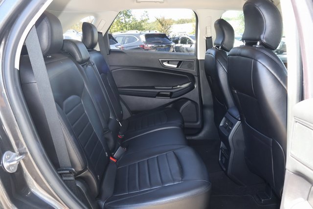 Used 2019 Ford Edge SE image 17