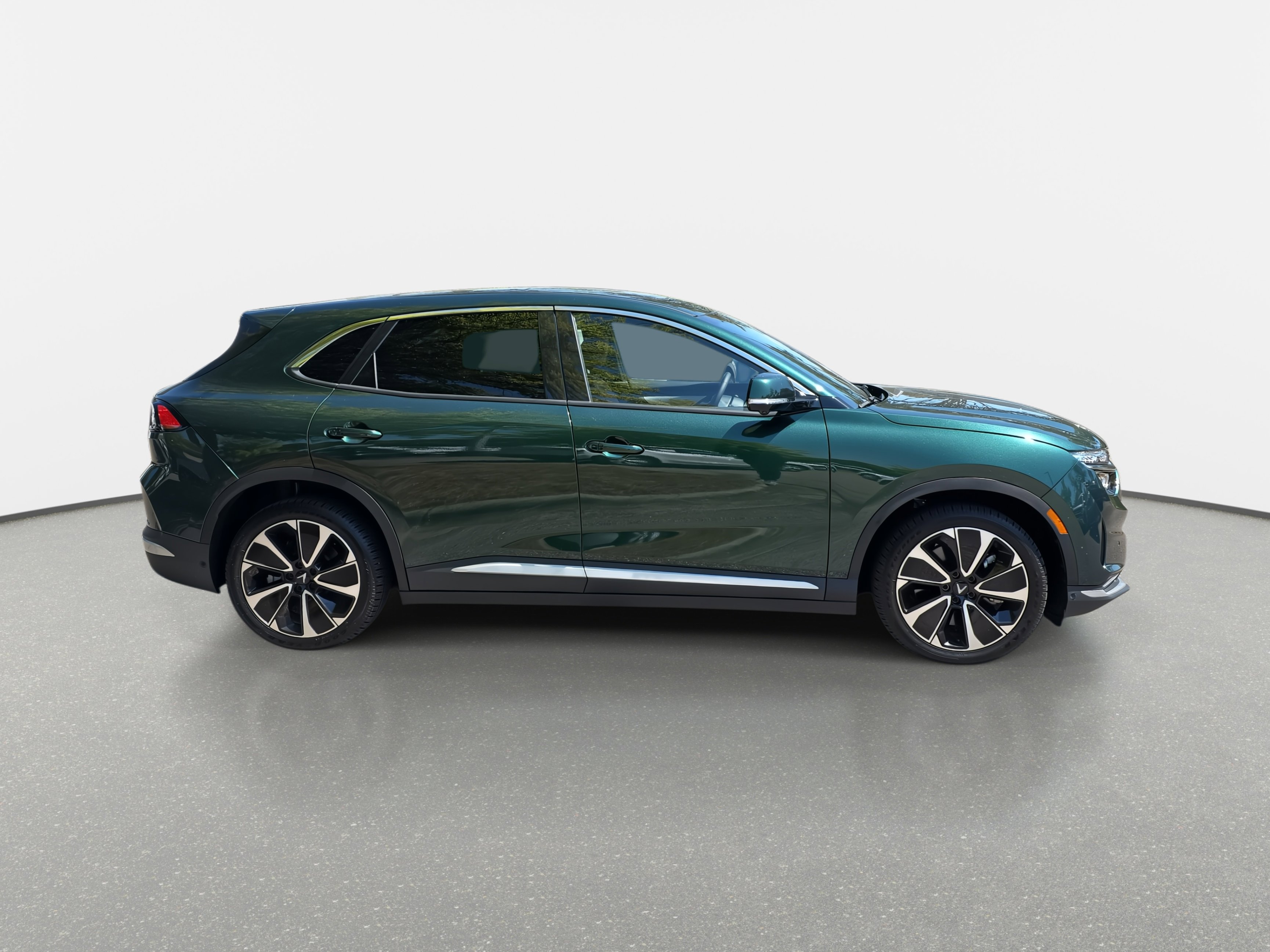 New 2025 VinFast VF 8 Plus image 4